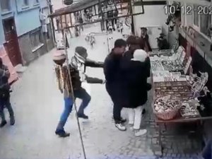 Eskişehir’e Gezmeye Gelen Genç Bıçaklı Saldırıya Uğradı