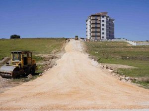 Açılan Yeni Yollar İle Ulaşım Ağı Gelişiyor