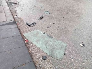 Ankara’da Otomobil Yayalara Çarptı: 3 Yaralı