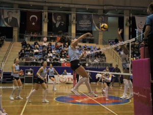 Sultanlar Ligi: Aydın Büyükşehir Belediyespor: 2 - Sarıyer Belediyespor: 3