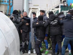 Makü Spor - Sarayönü Belediye Spor Maçında Saha Karıştı