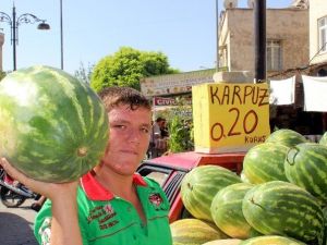 Adana Karpuzunun Fiyatı Tezgahta 20 Kuruşa Düştü