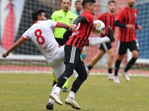 Tff 3. Lig: Gümüşhane Sportif Faaliyetler A.ş: 3 - Turgutluspor: 0