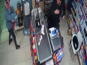 Silahlı Soyguncuyu Giydiği Ayakkabısı Ele Verdi