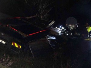 Burdur’da Meyve Yüklü Kamyon Uçurumdan Aşağı Düştü: 1 Ölü