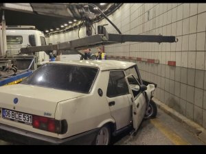 Ankara’da Polisin "Dur" İhtarına Uymayan Sürücü Kaza Yaptı: 3 Yaralı