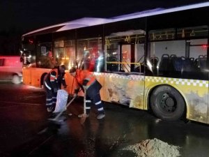 Arnavutköy’de Ters Şeritten Yola Giren İ̇ett Otobüsü Kazaya Neden Oldu: 14 Yaralı