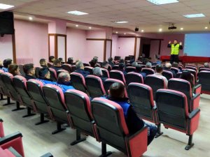 Aksaray’da Trafik Jandarmasından Zabıtaya Trafik Güvenliği Eğitimi