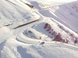 Karlı Nemrut Dağı Zirvesine Çıkan Vatandaşlar Saatlerce Mahsur Kaldı