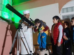 Çatısına Teleskop Kurulan Cami, Çocukların Ve Gençlerin İlgisini Çekiyor