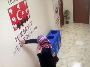 Okuma Yazma Kursuna Giden Kadının Azmi Görenleri Duygulandırdı