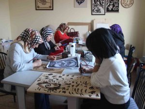 Sosyal Aktivite Arayışında Olanlar Aziziye Halk Eğitimi Merkezi’nin Yolunu Tutuyor