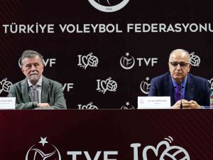 Mehmet Akif Üstündağ: "Biz Artık Seyirci Sayımız İle Futbol Sahalarına Talibiz”