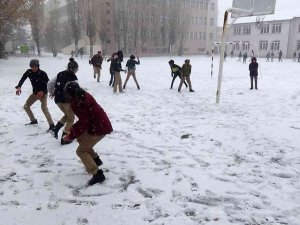 Kars Kısa Sürede Beyaza Büründü