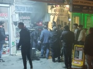 İ̇ş Yerinde Çıkan Yangın Korkuttu
