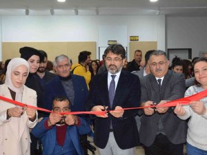 Dü’de ‘Beden Ve Sınırlar’ Adlı Kişisel Resim Sergisi