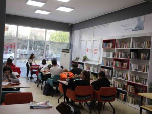 Gençlerin Gözdesi Efeler’in Kitap Kafeleri Oldu