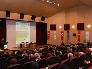 Üniversitede, “İ̇slam Medeniyetinin İnşasında Sünnet” Paneli Düzenlendi