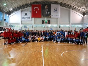 Ordu’da, Üniversiteler Arası Voleybol Müsabakaları Başladı