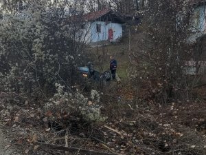 Şarampole Devrilen Otomobildeki Askeri Personel Yaralandı