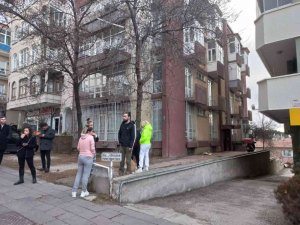 Yol Ortasında Eski Eşine Kurşun Yağdırdı