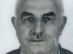 Traktörün Altında Kalan Çiftçi Hayatını Kaybetti