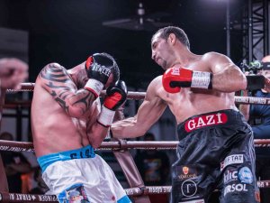 Fırat Arslan, Eski Güney Amerika Şampiyonuna Karşı