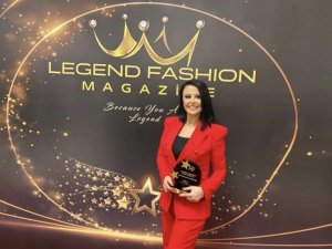 “Yılın En İ̇yi Gündüz Kuşağı Kadın Haber Spikeri” Ödülünü Meltem Günay Aldı