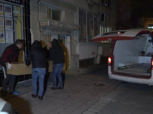Bir Çocuk Annesi Kadın Evinde Ölü Bulundu