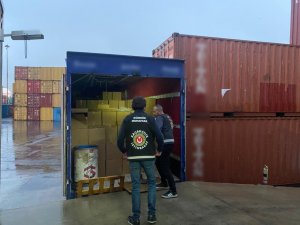 İ̇zmir’de 4 Milyon Doldurulmuş Kaçak Sigara Ele Geçirildi
