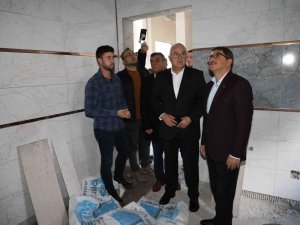 Başkan Çelik Millet Kütüphanesi Ve Gençlik Merkezi İnşaatında İncelemede Bulundu