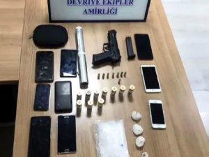 ‘Dur’ İhtarına Uymayan Araçtan Uyuşturucu Ve Tabanca Çıktı