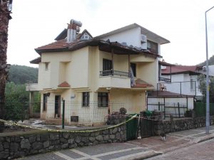 Evinde Hayvan Ölülerini Biriktiren Kadının Komşuları Konuştu