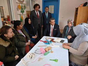 Köy Yaşam Merkezleri 7’den 77’ye Hizmet Veriyor