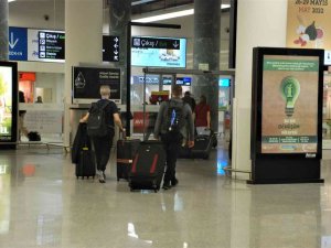 İ̇zmir Adnan Menderes Havalimanında 11 Ayda 9 Milyonu Aşkın Yolcuya Hizmet Verildi