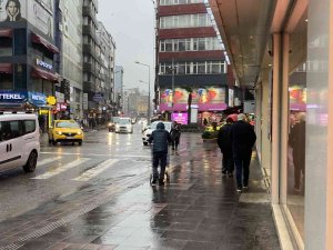 Yağmura Hazırlıksız Yakalandılar