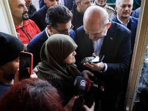 Cumhurbaşkanı Erdoğan, Afetzede Zülfiye Teyze İle Telefonda Görüştü