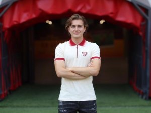 Ali Akman, Bekleneni Veremiyor