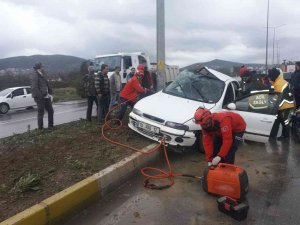 Burhaniye’de Kaza Geçiren Öğretmenler Yaralandı