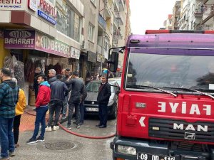 Baharatçıda Çıkan Yangın Korkuttu