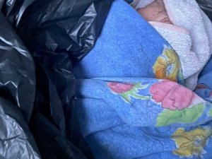 Beylikdüzü’nde Çöp Poşetine Sarılı Halde Yeni Doğmuş Bir Bebek Bulundu