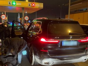 Berlin’de Çalınan Çin Büyükelçiliği’ne Ait Araç Polonya’da Ele Geçirildi
