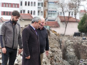 Kütahya 30 Ağustos İ̇ş Merkezi Ve Zanaat Çarşısı İnşaatında Hafriyat Çalışmaları Başladı