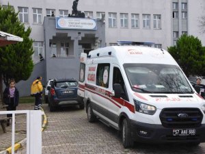 Düşürdüğü Parasını Mazgaldan Almak İsteyen Öğrenci Yaralandı