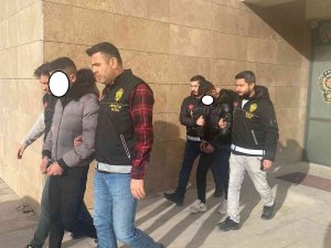 Afyonkarahisar’da Çalmadık Akü Bırakmadılar