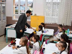 Başkan Usta’dan Öğrencilere Yerli Malı Haftası Hediyesi