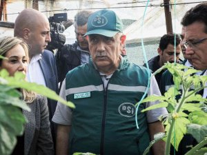 Bakan Kirişci, Kumluca’da Selden Etkilenen Seraları Ziyaret Ederek İncelemelerde Bulundu