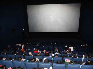 Van Büyükşehir Belediyesi 10 Bin Öğrenciyi Sinemayla Buluşturuyor