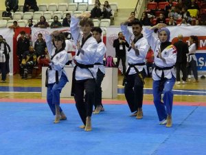 Türkiye Tekvando Poomsae Şampiyonası Isparta’da Devam Ediyor