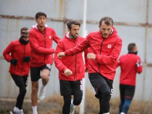 Sivasspor, Esenler Erok Maçı Hazırlıklarına Başladı